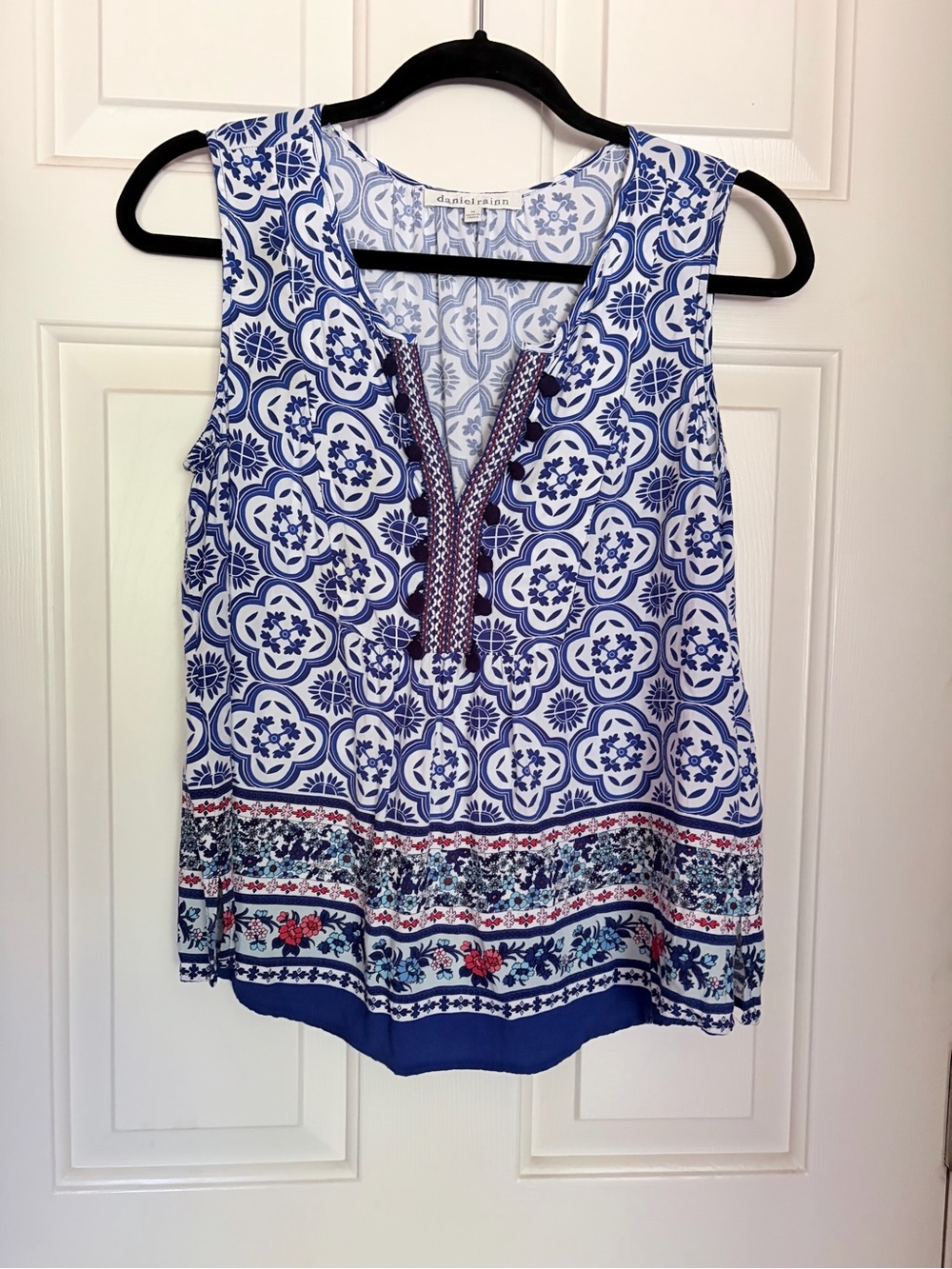 Daniel Rainn Blue and White Printed Sleeveless Split-Neck Top